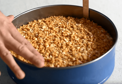 decorar la tarta de crema de avellanas